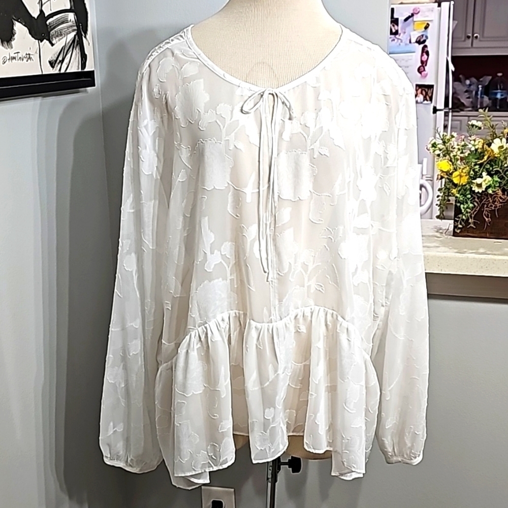 BELLR SKY, WOMEN'S sheer white blouse. Size 2X.‎ Long sleeves ruffle bott…
